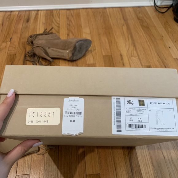 ❗️SALE BURBERRY Peep Toe Ankle Boot With Fringe - Picture 6 of 7